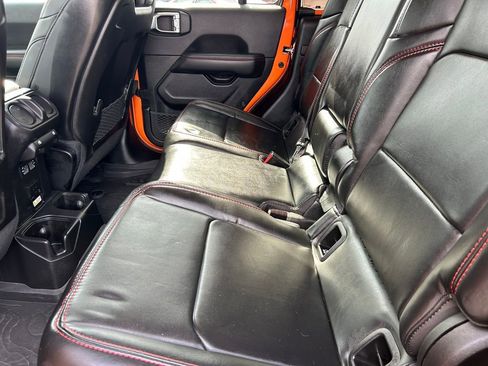 Used 2025 Jeep Gladiator Rubicon w/ Convenience Group image 16