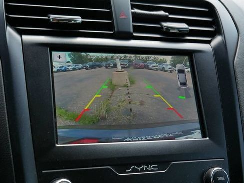 Used 2019 Ford Fusion SE FWD image 27