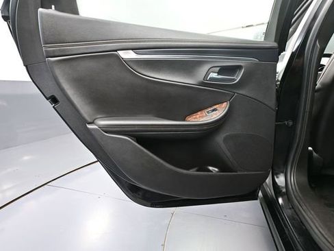 Used 2015 Chevrolet Impala LT w/ Convenience Package FWD image 35