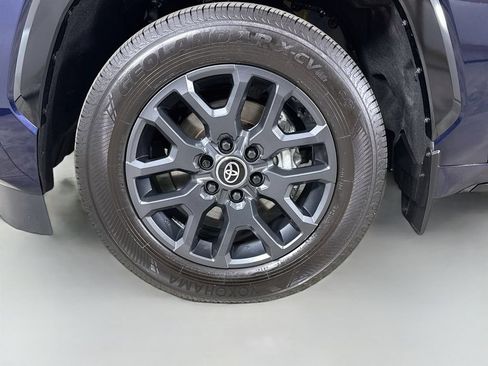 Certified 2025 Toyota Sequoia Platinum AWD/4WD image 35