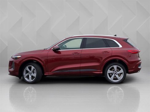 New 2025 Audi Q5 Premium Plus image 3