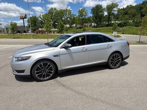 Used 2017 Ford Taurus Limited AWD/4WD image 2