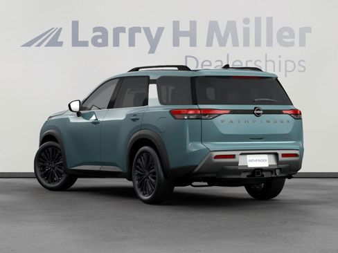 New 2026 Nissan Pathfinder SL w/ SL Premium Package FWD image 7