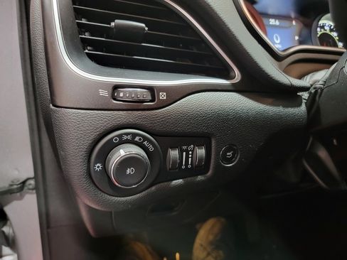 Used 2021 Jeep Cherokee Trailhawk w/ Technology Group image 32