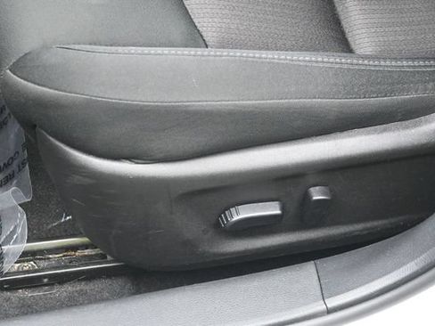 Used 2025 Nissan Altima 2.5 SV FWD image 14