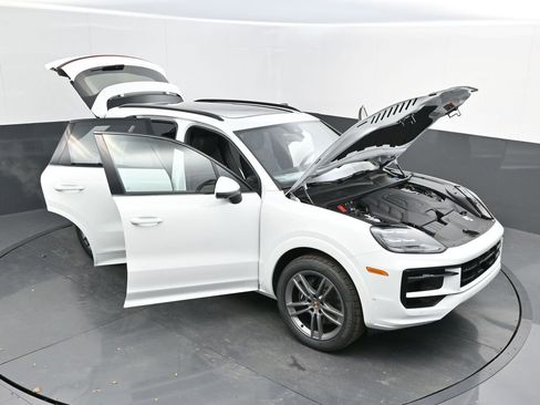 New 2025 Porsche Cayenne image 50