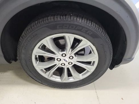 Used 2021 Ford Explorer XLT w/ Equipment Group 202A AWD/4WD image 37