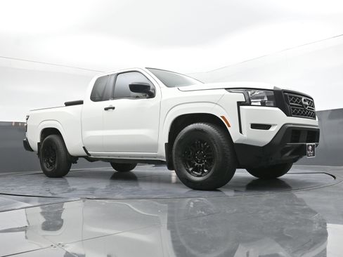 Used 2024 Nissan Frontier S w/ Technology Package image 26