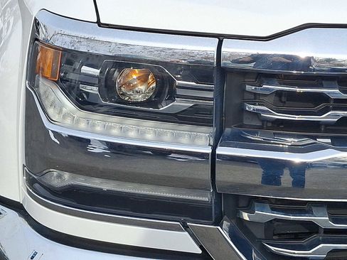 Used 2018 Chevrolet Silverado 1500 LTZ w/ Sport Package image 9