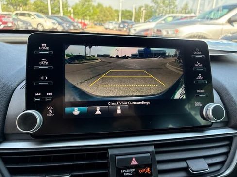 Used 2018 Honda Accord Sport image 11