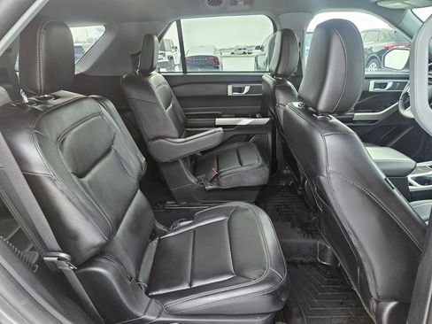 Used 2022 Ford Explorer XLT w/ Equipment Group 202A image 34