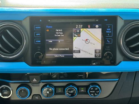 Used 2019 Toyota Tacoma TRD Off-Road AWD/4WD image 21