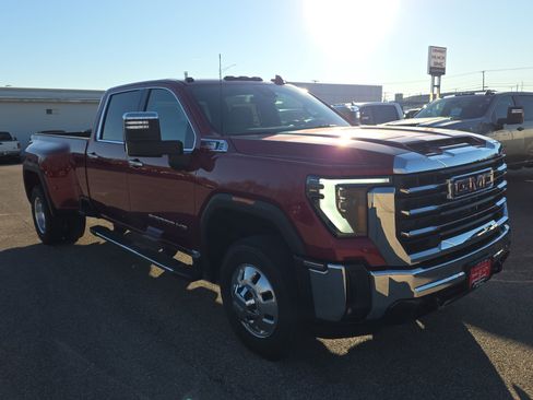 New 2026 GMC Sierra 3500 SLT image 2