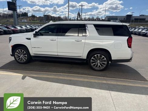 Used 2021 GMC Yukon XL Denali w/ Advanced Technology Package image 7