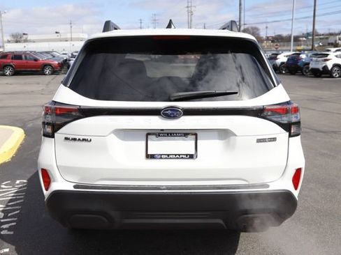 Used 2025 Subaru Forester Premium image 4