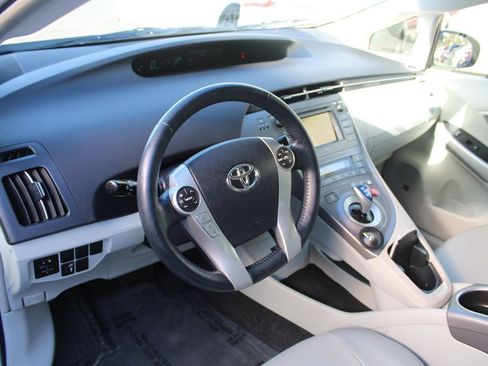 Used 2015 Toyota Prius Four FWD image 13
