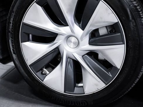 Used 2023 Tesla Model Y Long Range AWD/4WD image 58