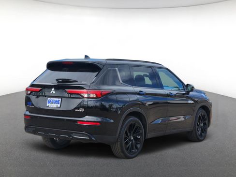 Used 2025 Mitsubishi Outlander SEL AWD/4WD image 3