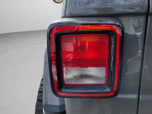 Used 2020 Jeep Wrangler Unlimited Rubicon image 28