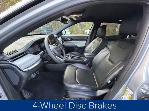 Used 2024 Jeep Compass Limited image 28