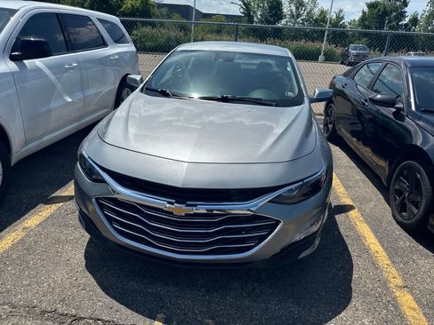 Used 2024 Chevrolet Malibu LT FWD image 3