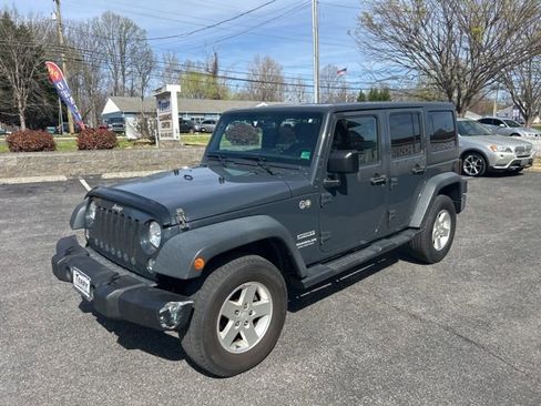 Used 2017 Jeep Wrangler Unlimited Sport w/ Quick Order Package 24S AWD/4WD image 2
