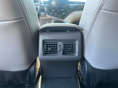 Used 2024 Toyota Camry SE w/ Audio Upgrade Package image 18