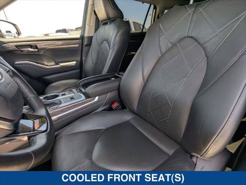 Used 2020 Toyota Highlander Platinum AWD/4WD image 20