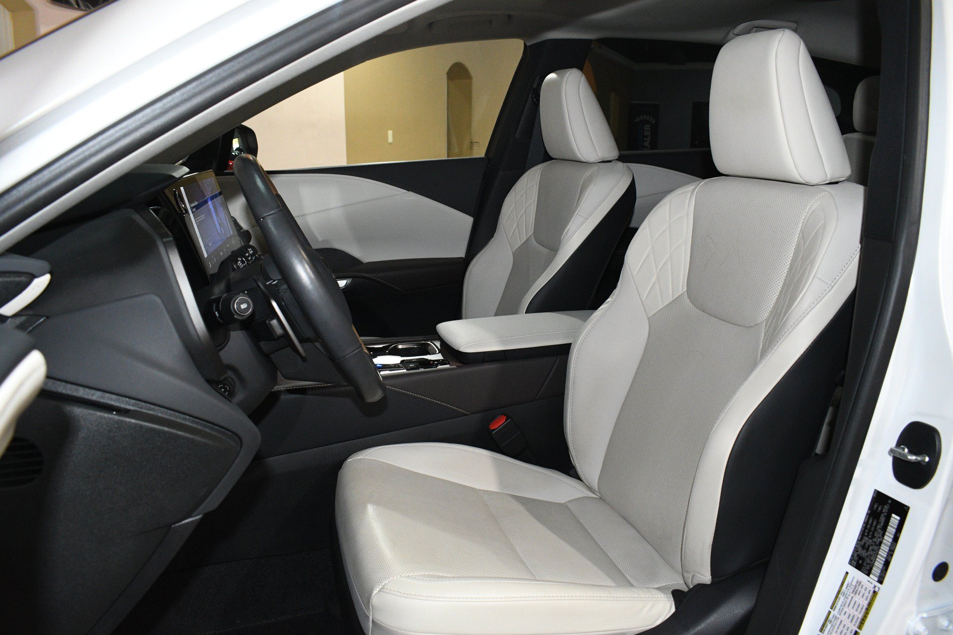 Used 2024 Lexus RX 350 Premium w/ Accessory Package (K3) FWD image 7