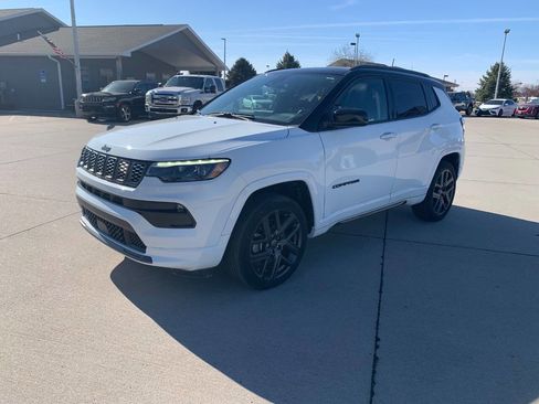 Used 2024 Jeep Compass Limited w/ High Altitude Package AWD/4WD image 8