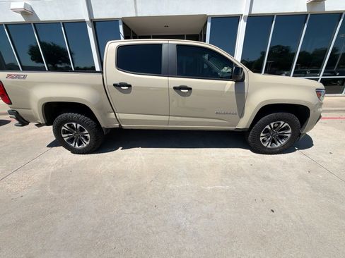 Used 2022 Chevrolet Colorado Z71 AWD/4WD image 5