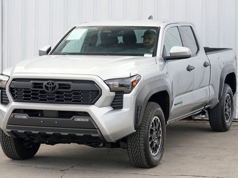 Used 2025 Toyota Tacoma TRD Off-Road image 44