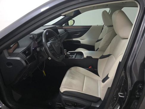 Used 2024 Lexus ES 250 w/ Premium Package AWD/4WD image 4