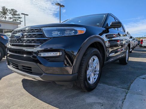 Certified 2023 Ford Explorer XLT w/ Equipment Group 202A image 8