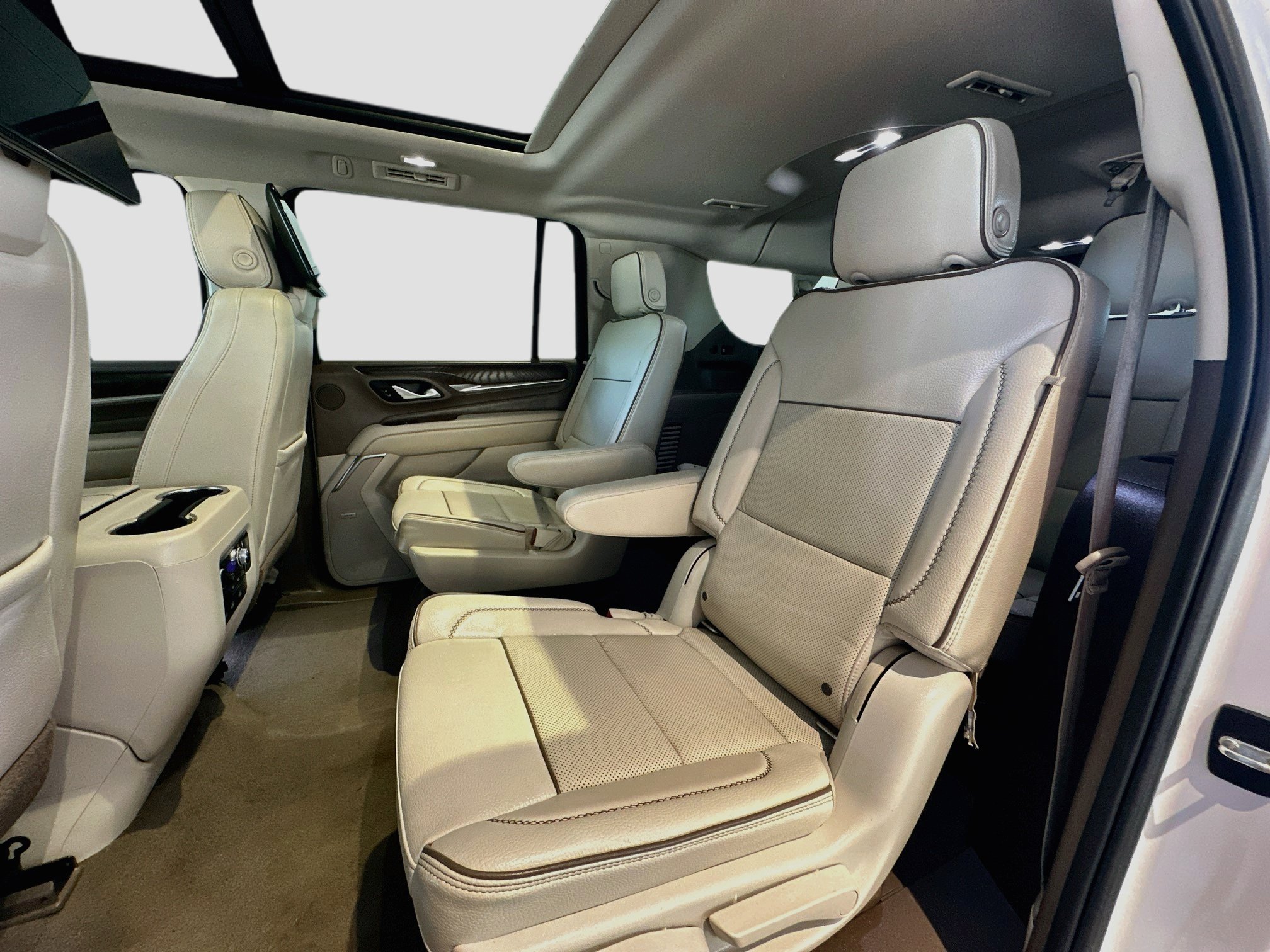 Used 2021 GMC Yukon XL Denali w/ Denali Ultimate Package AWD/4WD image 26