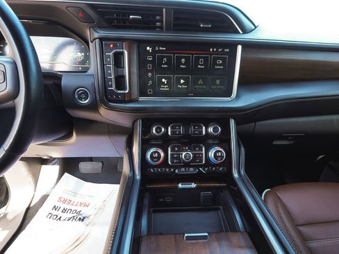Used 2023 GMC Yukon XL Denali Ultimate AWD/4WD image 30