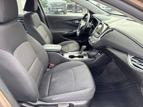 Used 2018 Chevrolet Malibu LT w/ Driver Confidence Package FWD image 38
