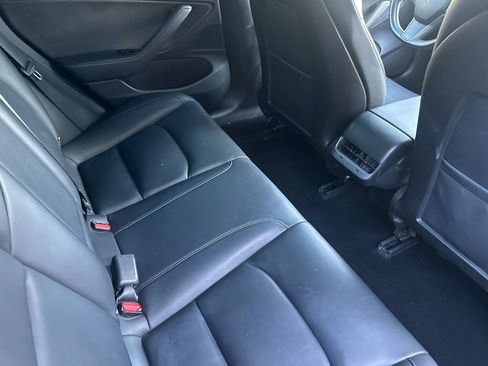 Used 2018 Tesla Model 3 Long Range image 29