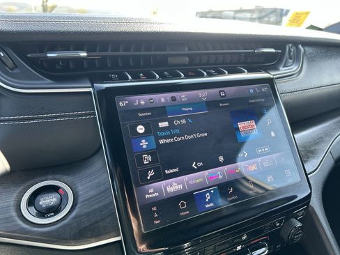 Used 2024 Jeep Grand Cherokee L Limited image 27