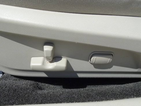 Used 2013 Subaru Outback 2.5i Premium AWD/4WD image 13