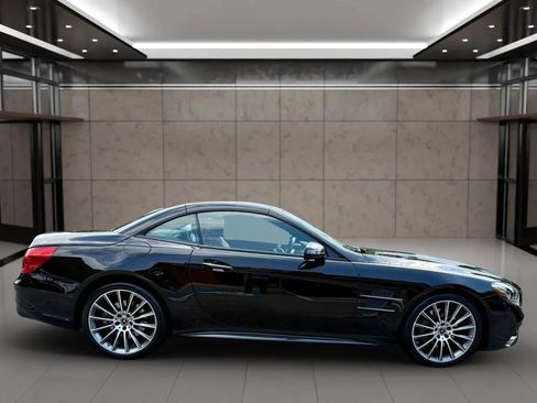 Used 2020 Mercedes-Benz SL 550 image 11