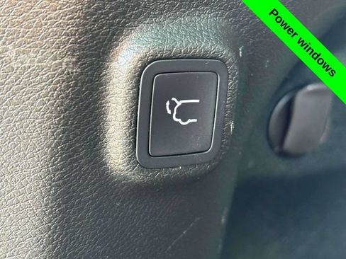 Used 2022 Jeep Cherokee Limited AWD/4WD image 39