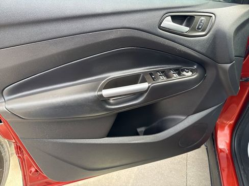 Used 2019 Ford Escape SE FWD image 10