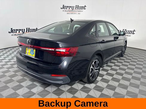 Used 2025 Volkswagen Jetta Sport image 7