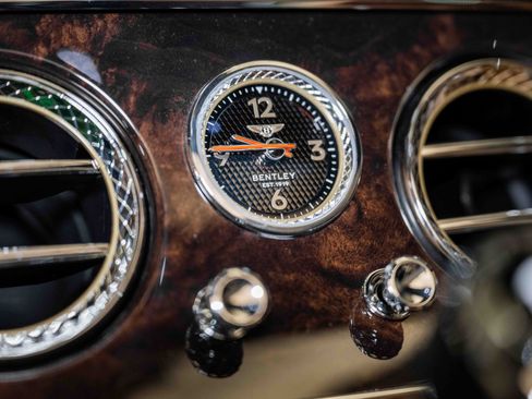 Used 2024 Bentley Continental GT V8 image 30