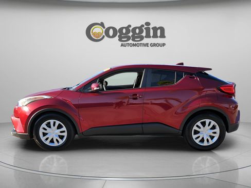 Used 2019 Toyota C-HR LE image 2