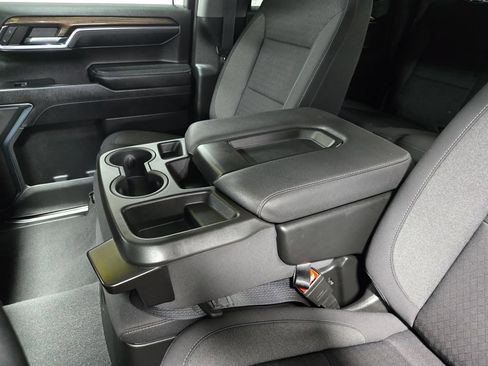 Used 2023 Chevrolet Silverado 1500 LT AWD/4WD image 28