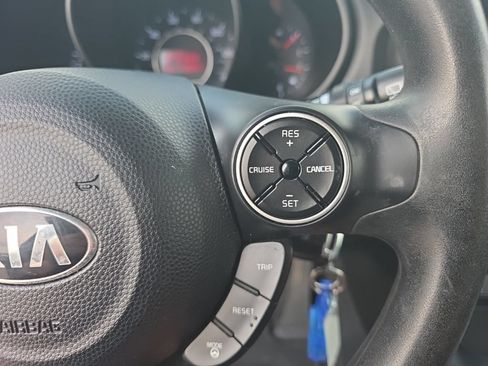 Used 2014 Kia Soul FWD image 17
