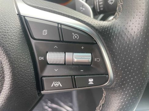 Used 2023 Genesis G70 2.0T image 14