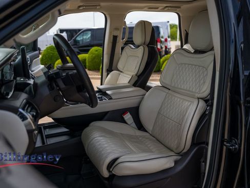 Used 2023 Lincoln Navigator L Black Label image 10